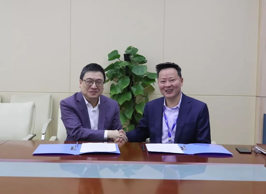 中加合作，走向國際化